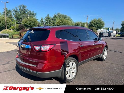 Used 2016 Chevrolet Traverse LT w/ Style and Technology Package FWD image 8