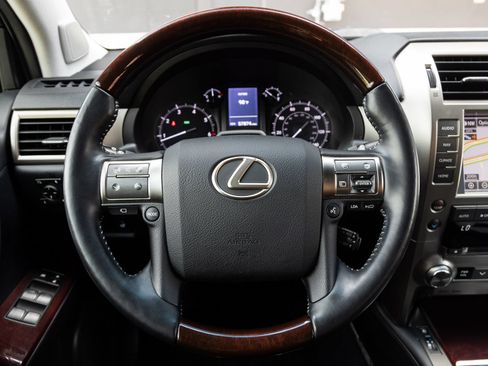 Used 2019 Lexus GX 460 Luxury AWD/4WD image 13
