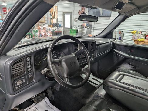 Used 2000 Chevrolet Silverado 1500 LS image 8