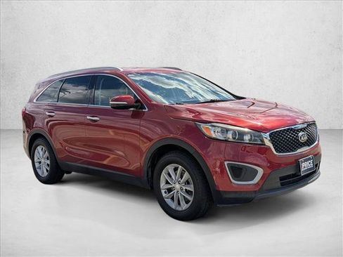 Used 2018 Kia Sorento LX V6 image 3