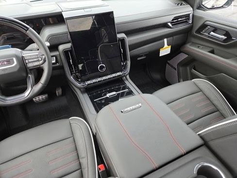 New 2026 GMC Yukon XL AT4 Ultimate w/ LPO, Illumination Package AWD/4WD image 36
