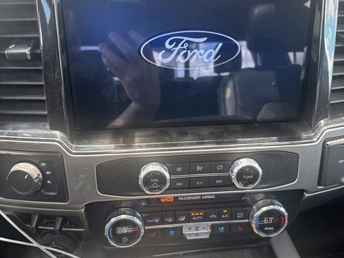Used 2022 Ford F350 Platinum w/ FX4 Off-Road Package AWD/4WD image 9