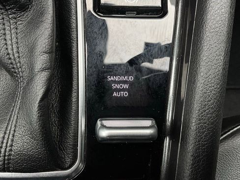 Used 2025 Jeep Compass Latitude image 23