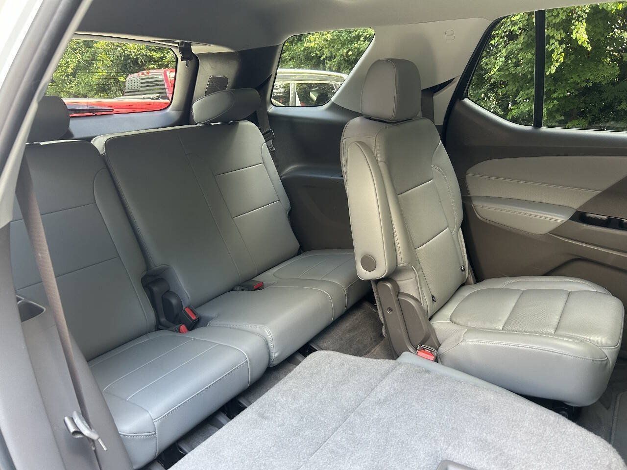 Used 2019 Chevrolet Traverse Premier w/ Driver Confidence II Package FWD image 29