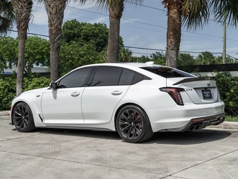 Used 2024 Cadillac CT5 V Blackwing w/ Carbon Fiber Package 2 RWD image 4