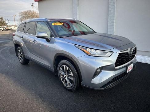 Used 2020 Toyota Highlander XLE image 4