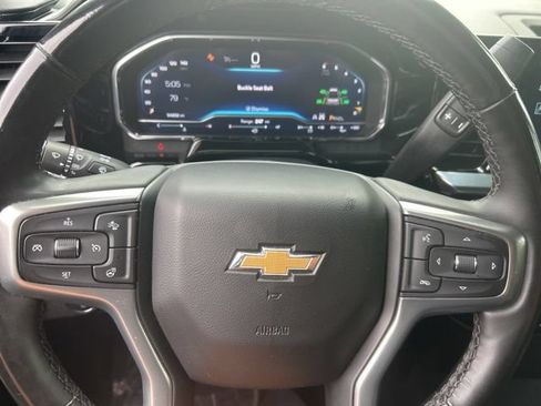 Used 2025 Chevrolet Silverado 1500 LT AWD/4WD image 19