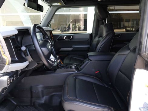 Used 2021 Ford Bronco Badlands AWD/4WD image 3