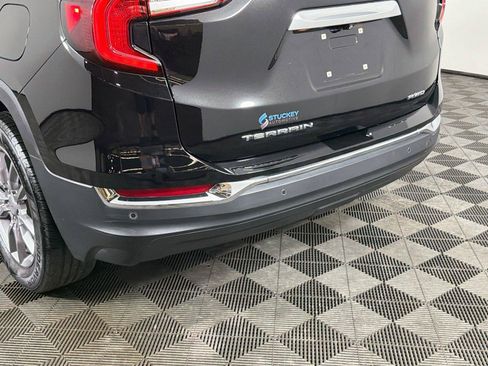 Used 2022 GMC Terrain SLT w/ LPO, Floor Liner Package AWD/4WD image 39