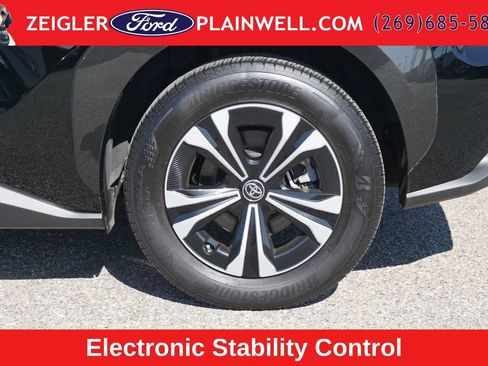Used 2024 Toyota bZ4X FWD image 9