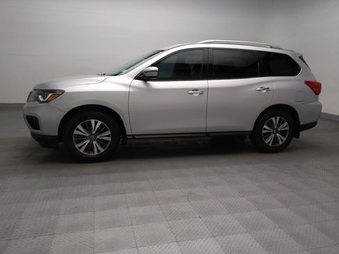 Used 2020 Nissan Pathfinder S image 2