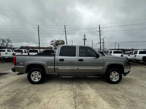 Used 2006 Chevrolet Silverado 1500 LT w/ Light Duty Power Package image 8