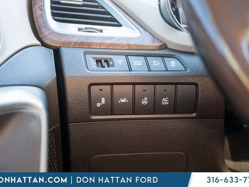 Used 2017 Hyundai Santa Fe Limited image 16