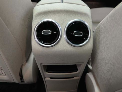 Used 2023 Mercedes-Benz GLB 250 image 11