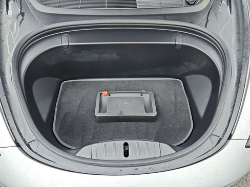 Used 2018 Tesla Model 3 Long Range image 32