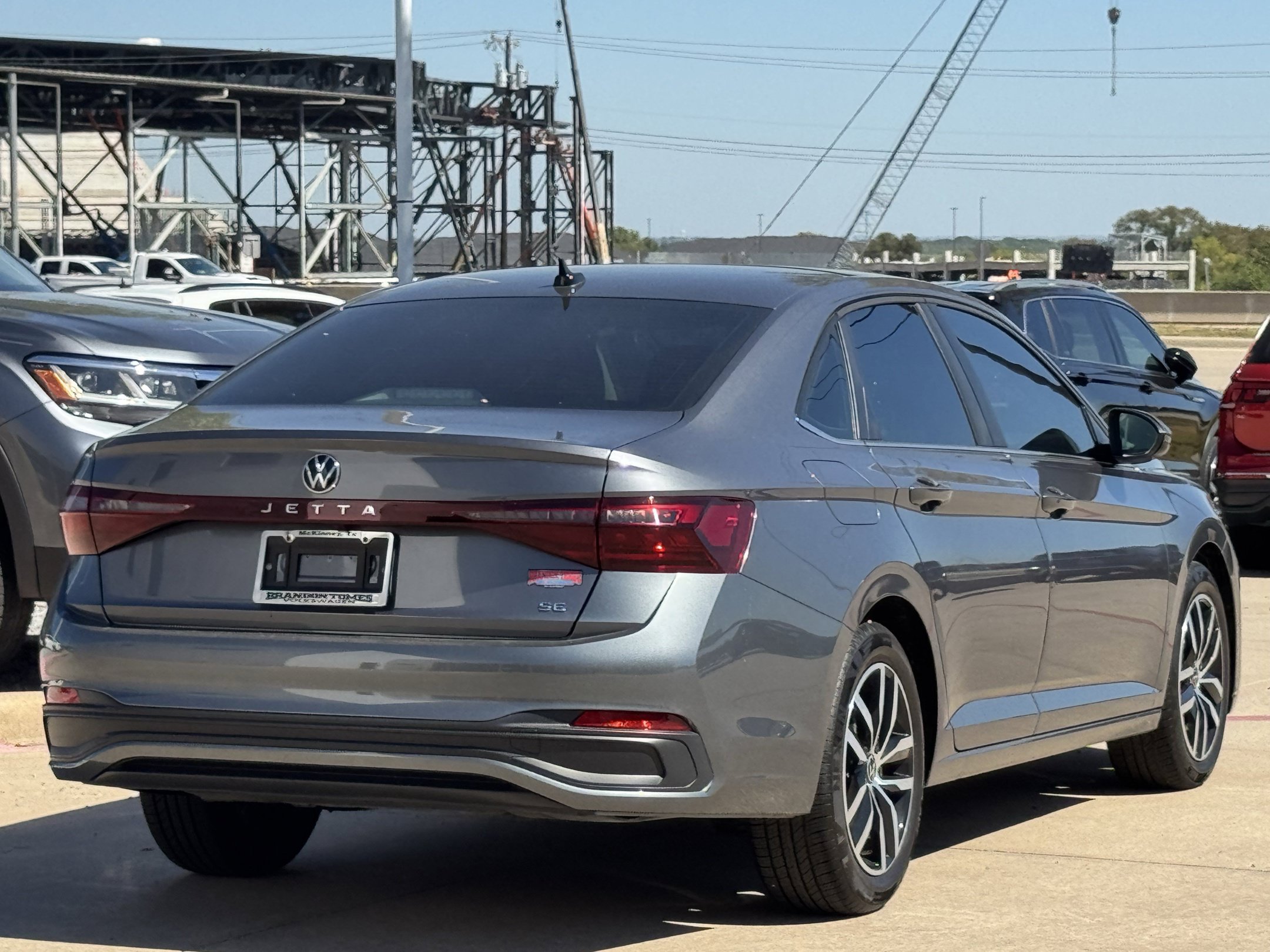 Used 2026 Volkswagen Jetta SE FWD image 4