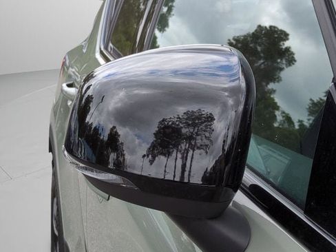 Certified 2024 Volvo XC40 B5 Core AWD/4WD image 28