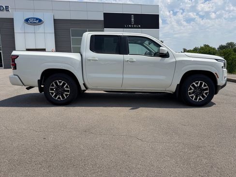 Used 2024 Nissan Frontier SL w/ Technology Package RWD image 23
