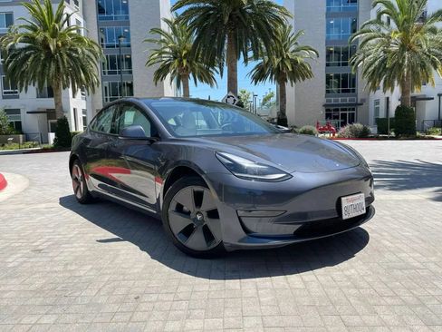 Used 2023 Tesla Model 3 Standard Range RWD image 2