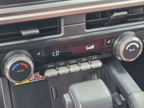 Used 2025 Toyota 4Runner TRD Sport AWD/4WD image 19