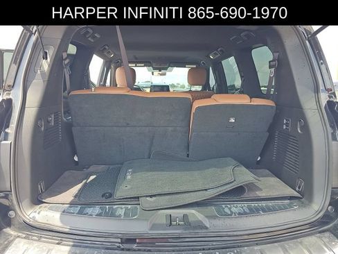 Used 2024 INFINITI QX80 Sensory AWD/4WD image 9