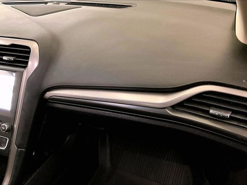 Used 2017 Ford Fusion SE w/ Equipment Group 201A image 15