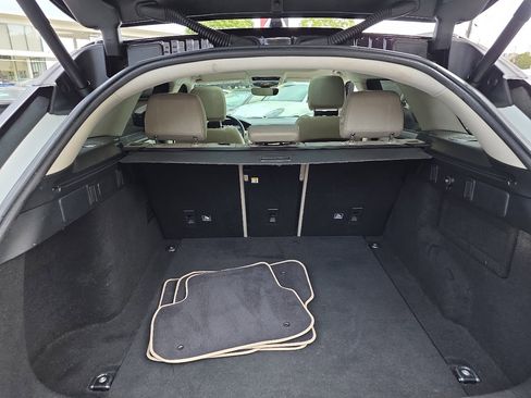 Used 2018 Land Rover Range Rover Velar S image 85