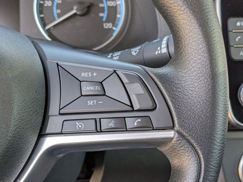 Used 2023 Nissan Leaf S image 17