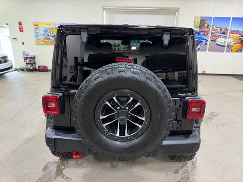 Used 2024 Jeep Wrangler Unlimited Rubicon image 18