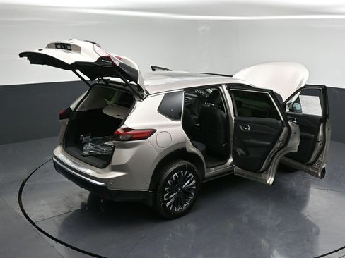 New 2026 Nissan Rogue Platinum w/ Tech Package image 35