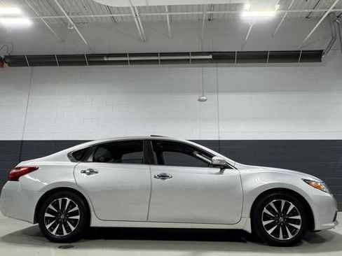 Used 2016 Nissan Altima 2.5 SL w/ 2.5 Technology Package FWD image 7