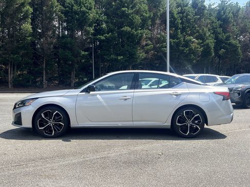 Used 2024 Nissan Altima 2.5 SR FWD image 22