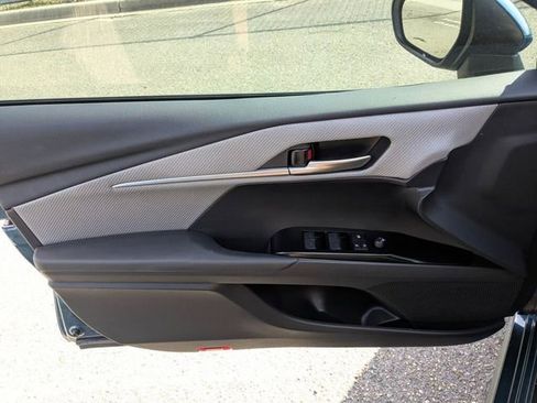 Used 2025 Toyota Camry SE w/ Convenience Package image 29