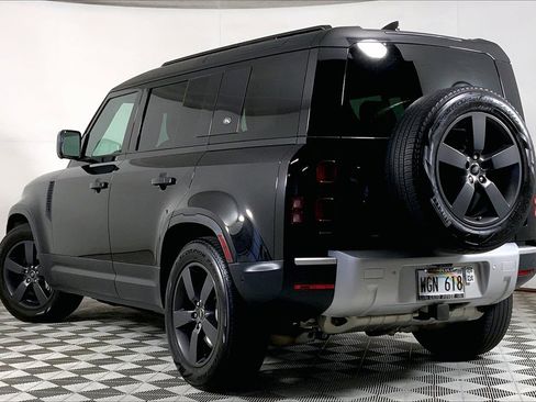 Used 2022 Land Rover Defender 110 SE image 13