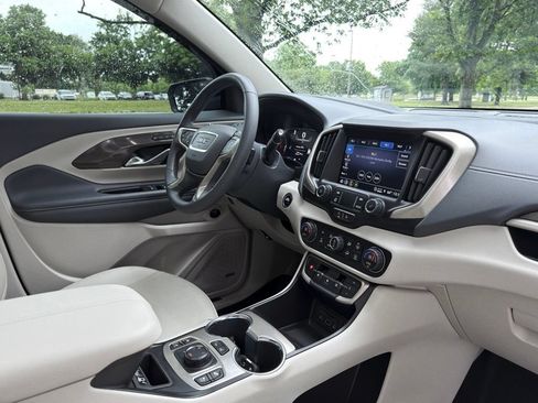 Used 2024 GMC Terrain Denali w/ Denali Premium Package AWD/4WD image 33