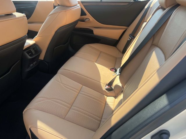 Certified 2024 Lexus ES 350 Ultra Luxury w/ Accessory Package (Z2) FWD image 21