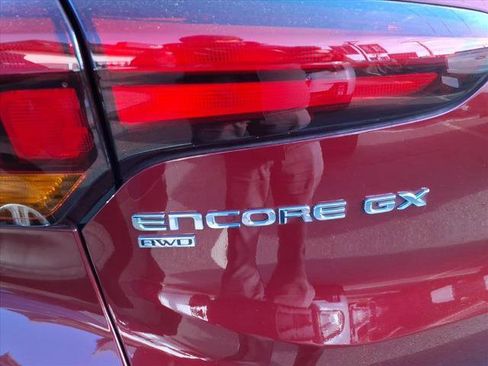 Certified 2024 Buick Encore GX Preferred w/ Comfort Package image 7