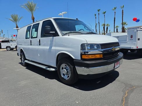 Used 2024 Chevrolet Express 2500 w/ Driver Convenience Package RWD image 2