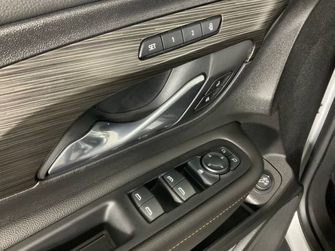 Used 2020 GMC Terrain SLT w/ Preferred Package AWD/4WD image 26