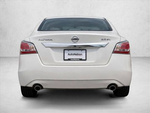 Used 2015 Nissan Altima 2.5 SV w/ Convenience Package FWD image 8
