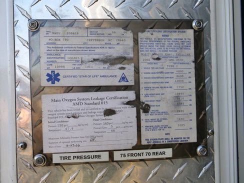 Used 2006 GMC Sierra 3500 SLE w/ Heavy-Duty Power Package image 29