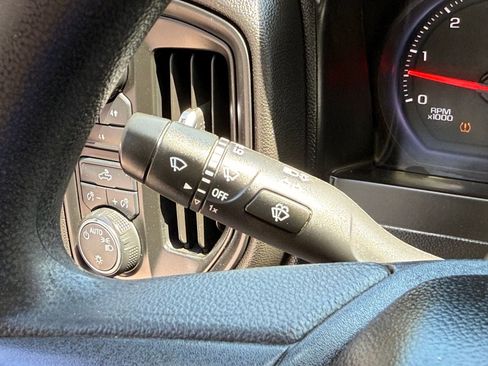 Used 2021 Chevrolet Silverado 2500 W/T w/ WT Convenience Package AWD/4WD image 33