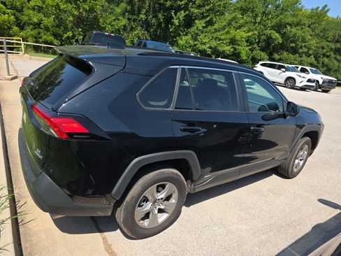 Used 2023 Toyota RAV4 LE AWD/4WD image 6