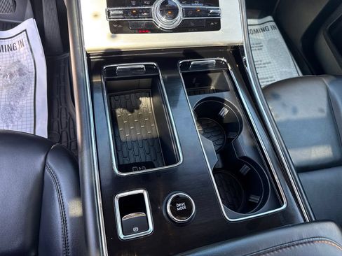 Used 2023 Lincoln Aviator AWD w/ Premium Package image 50
