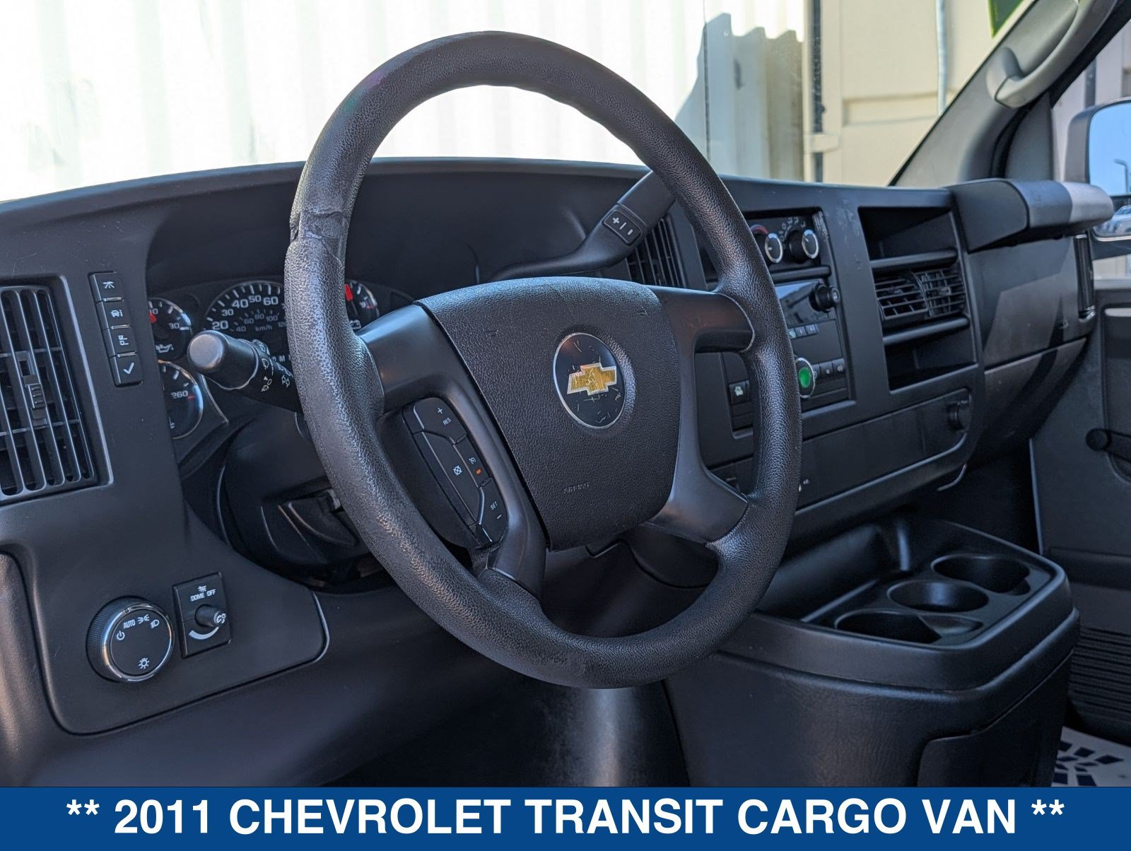 Used 2011 Chevrolet Express 2500 RWD image 19