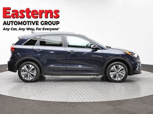 Used 2022 Kia Niro EX w/ Cold Weather Package FWD image 4