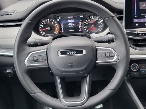 Certified 2023 Jeep Compass Limited image 32