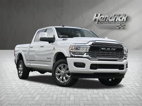 Used 2024 RAM 2500 Limited AWD/4WD image 2