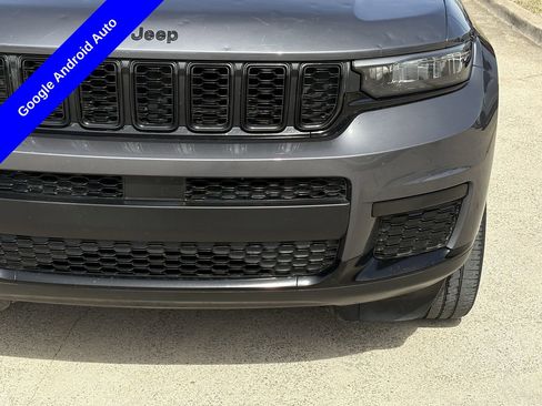 Used 2023 Jeep Grand Cherokee L Laredo image 11