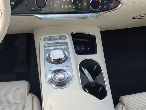 Used 2025 Genesis Electrified GV70 Advanced w/ Prestige Package image 17